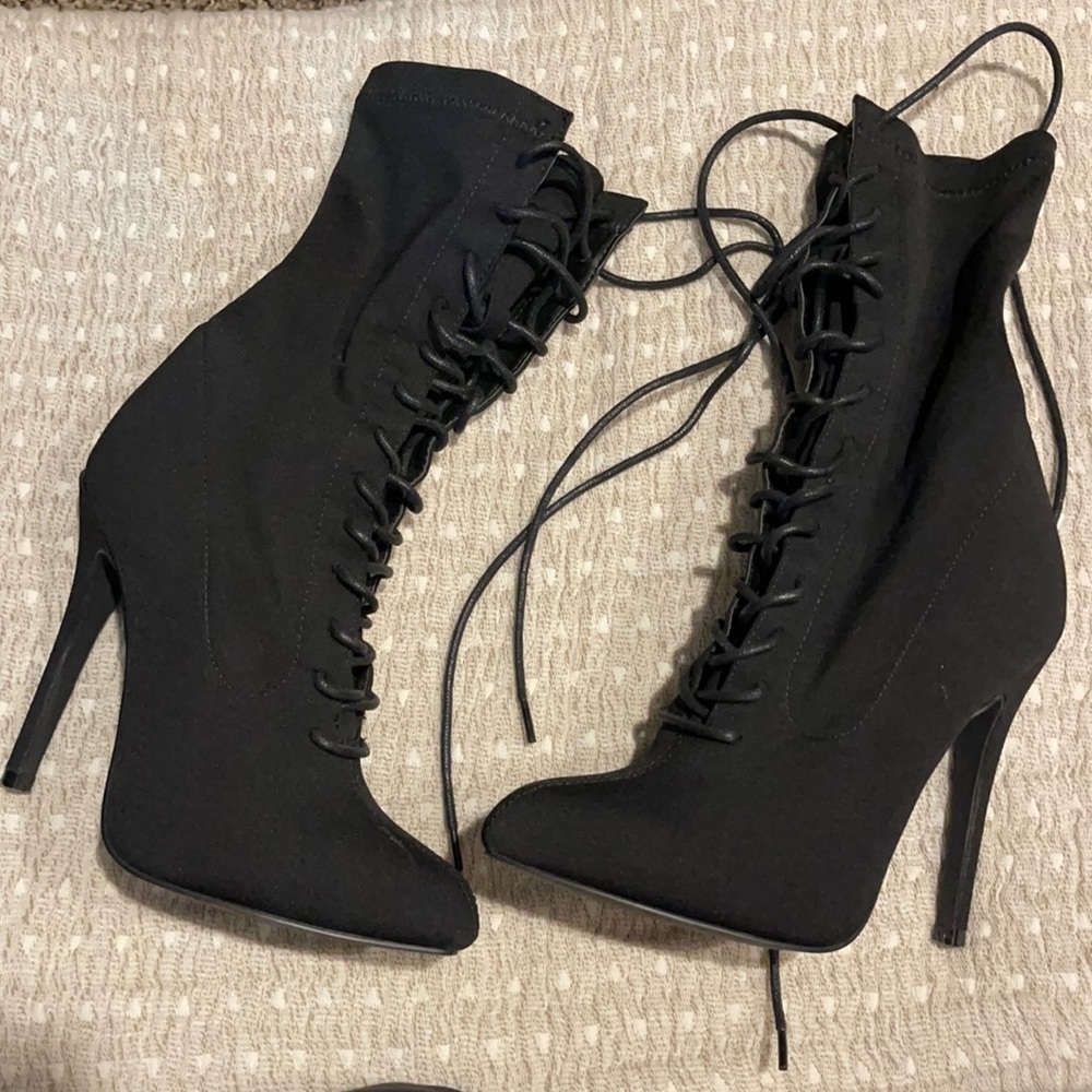 Miss Lola heels size 5.5
